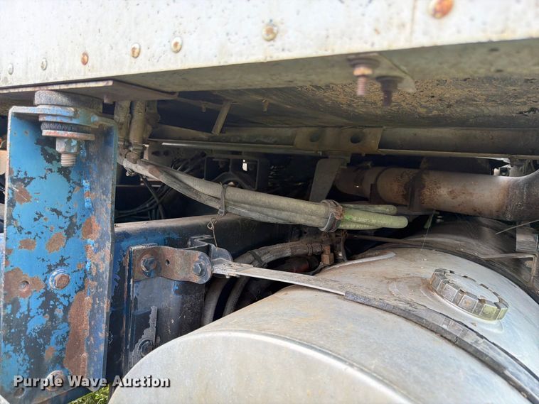 image for item FK3318 1986 Kenworth T600 