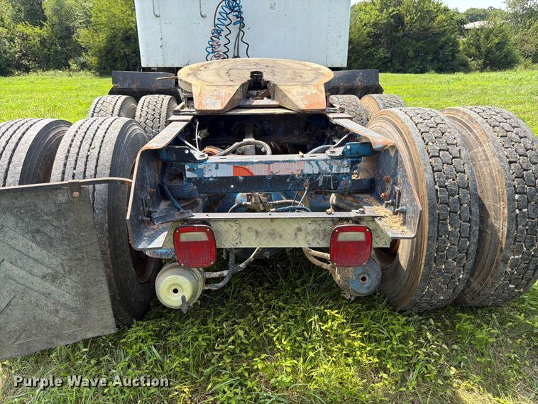 image for item FK3318 1986 Kenworth T600 