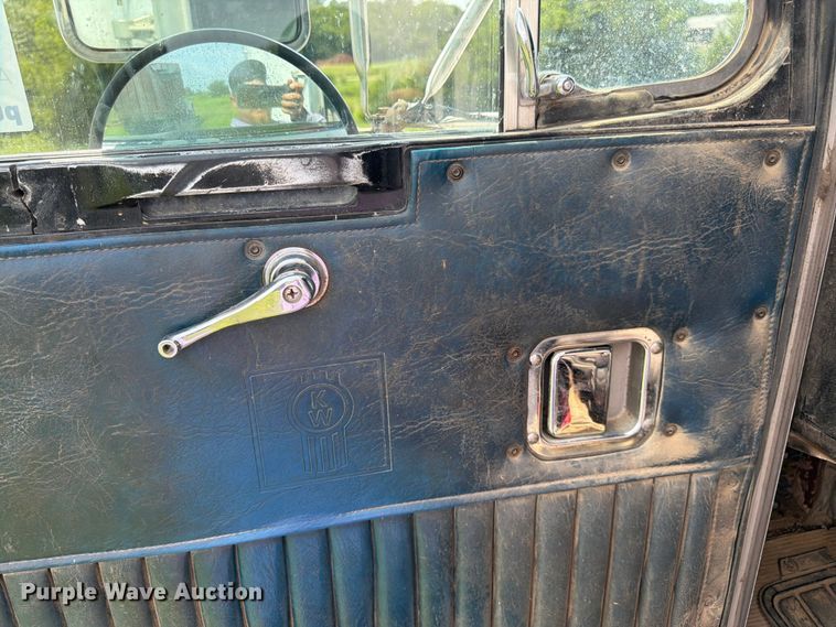 image for item FK3318 1986 Kenworth T600 