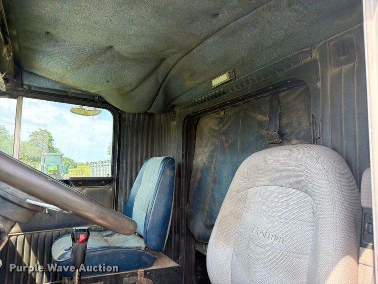 image for item FK3318 1986 Kenworth T600 