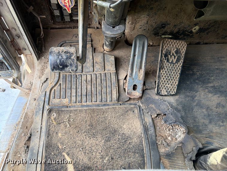 image for item FK3318 1986 Kenworth T600 