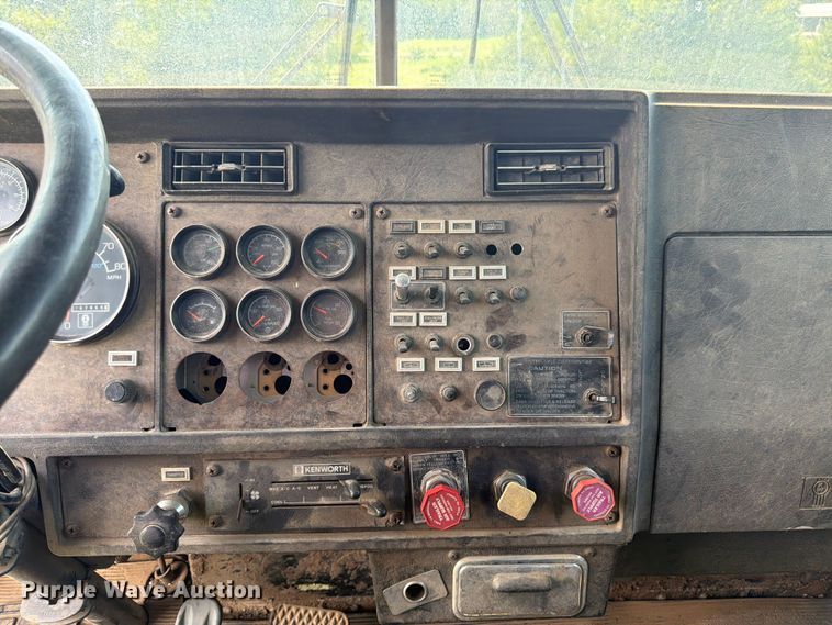 image for item FK3318 1986 Kenworth T600 