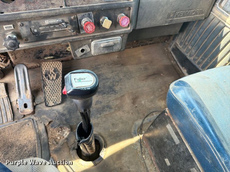image for item FK3318 1986 Kenworth T600 
