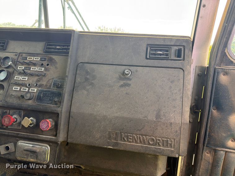 image for item FK3318 1986 Kenworth T600 