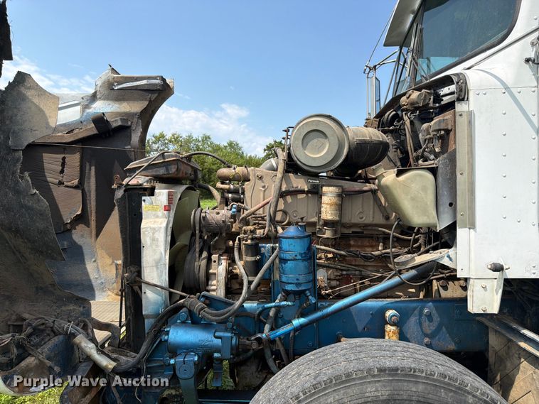 image for item FK3318 1986 Kenworth T600 