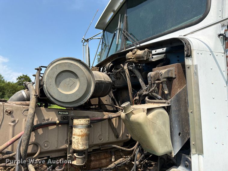 image for item FK3318 1986 Kenworth T600 