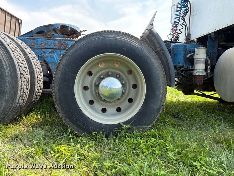 image for item FK3318 1986 Kenworth T600 