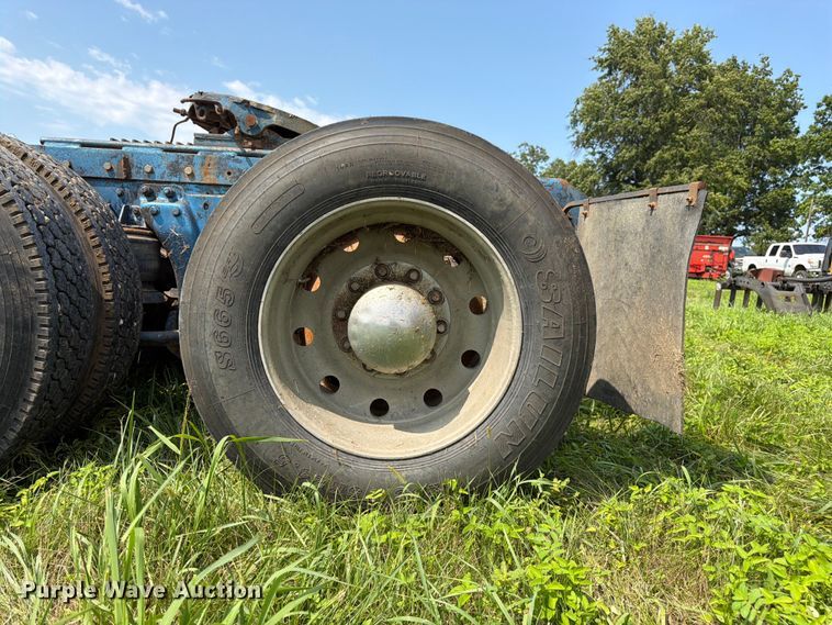image for item FK3318 1986 Kenworth T600 