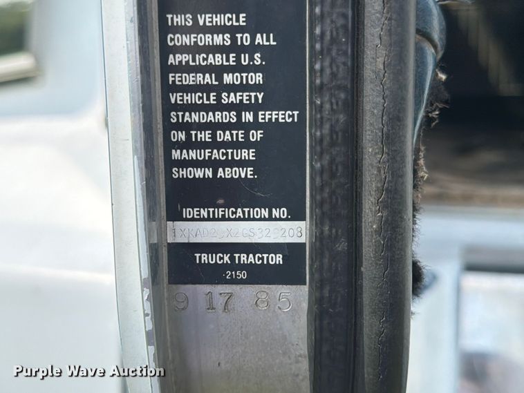 image for item FK3318 1986 Kenworth T600 