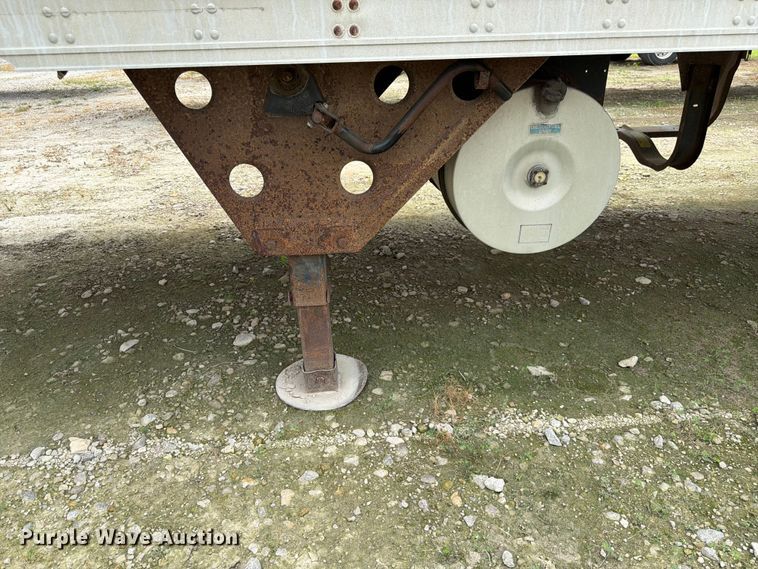 image for item FK3555 2005 Utility Trailer Manufacturer 3000R refrigerated van trailer
