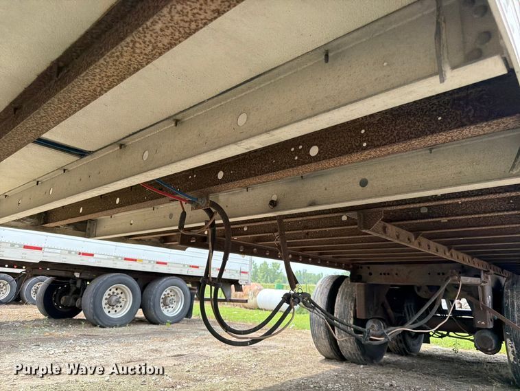 image for item FK3555 2005 Utility Trailer Manufacturer 3000R refrigerated van trailer