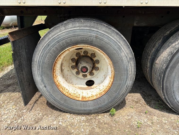 image for item FK3555 2005 Utility Trailer Manufacturer 3000R refrigerated van trailer