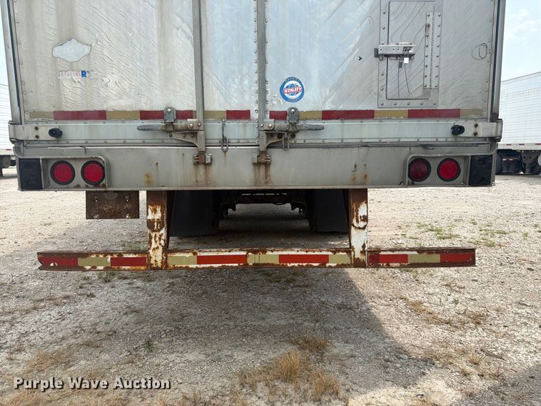 image for item FK3556 2005 Utility Trailer Manufacturer 3000R refrigerated van trailer