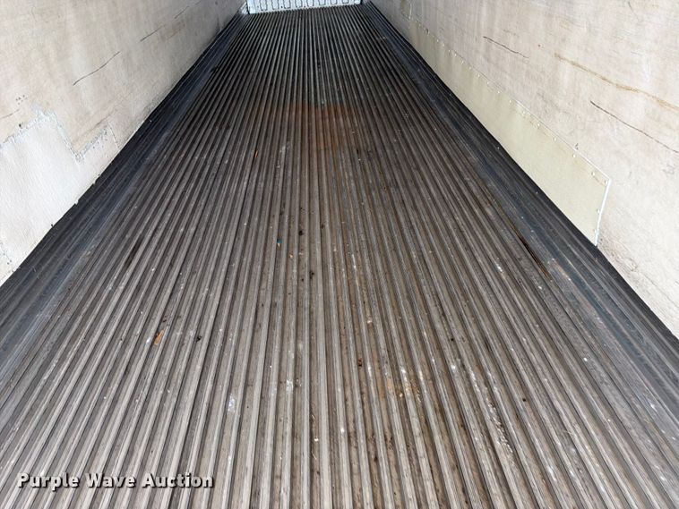 image for item FK3556 2005 Utility Trailer Manufacturer 3000R refrigerated van trailer