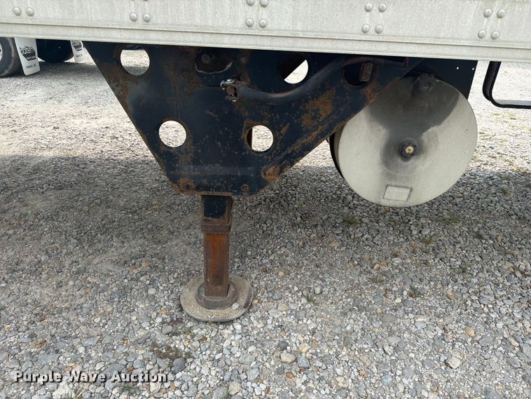 image for item FK3556 2005 Utility Trailer Manufacturer 3000R refrigerated van trailer