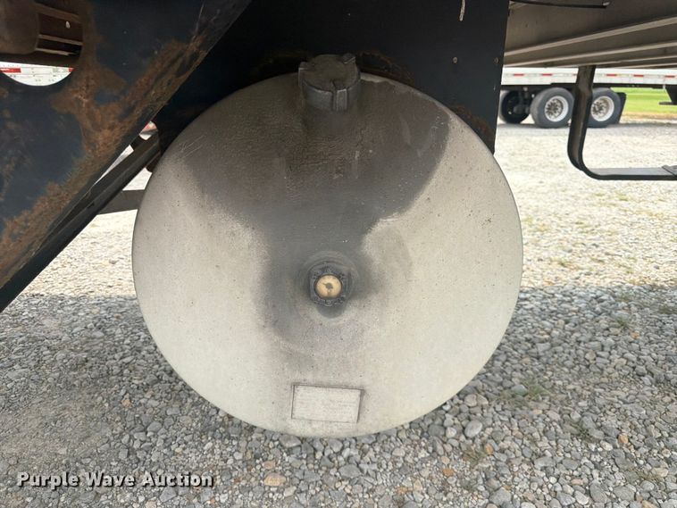 image for item FK3556 2005 Utility Trailer Manufacturer 3000R refrigerated van trailer