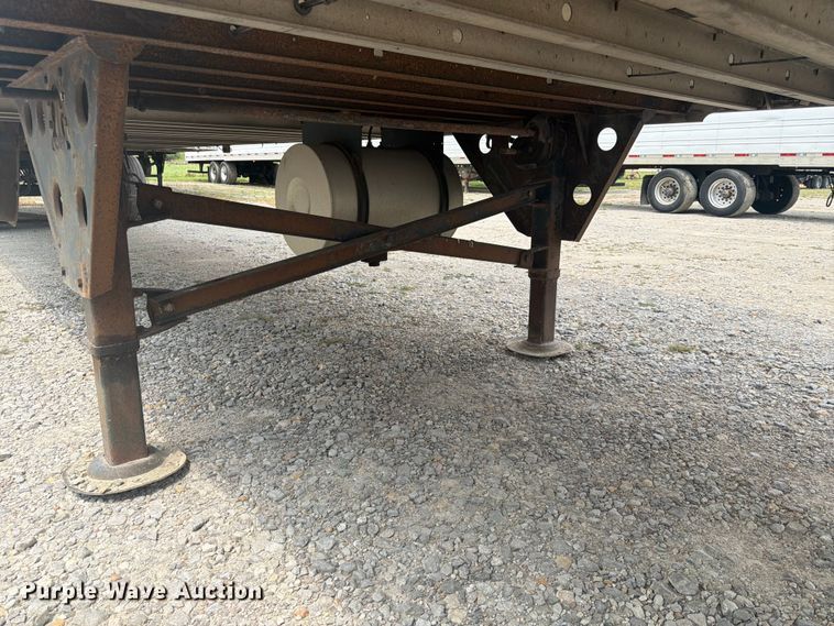 image for item FK3556 2005 Utility Trailer Manufacturer 3000R refrigerated van trailer