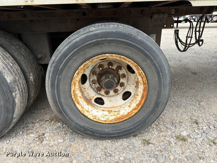image for item FK3556 2005 Utility Trailer Manufacturer 3000R refrigerated van trailer