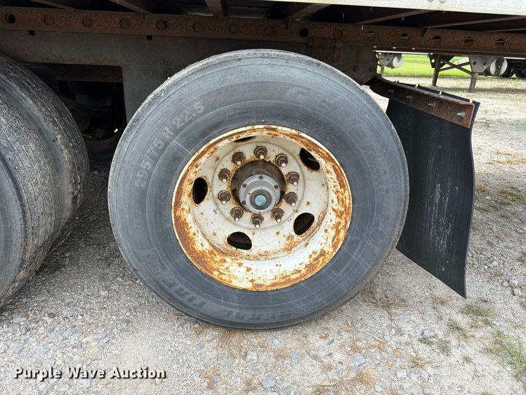 image for item FK3556 2005 Utility Trailer Manufacturer 3000R refrigerated van trailer