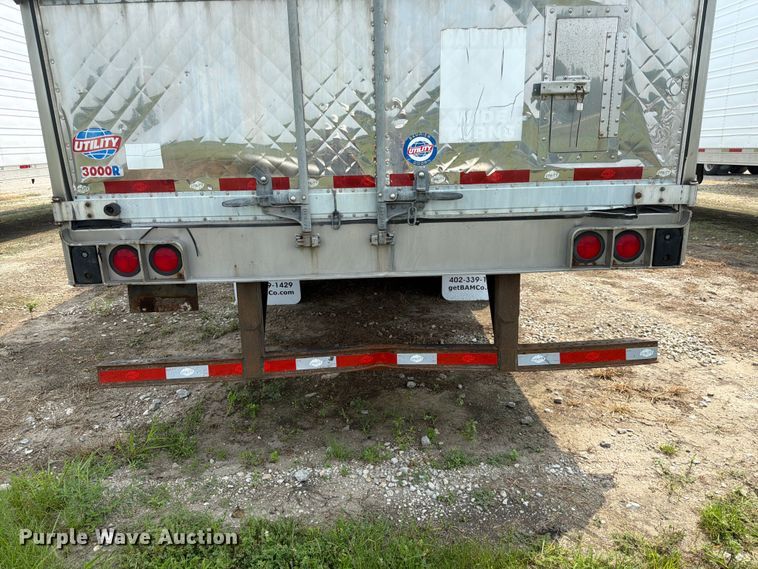 image for item FK3557 2013 Utility Trailer Manufacturer 3000R refrigerated van trailer