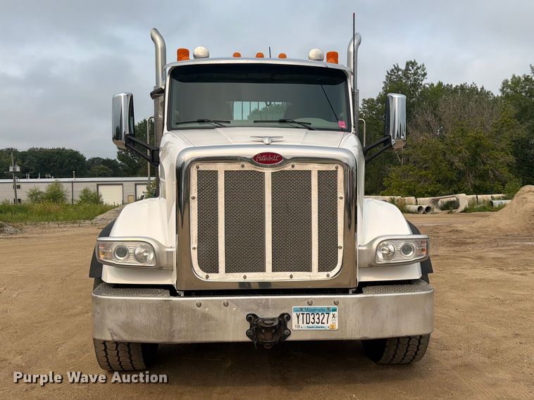 image for item FK3569 2019 Peterbilt 567 semi truck
