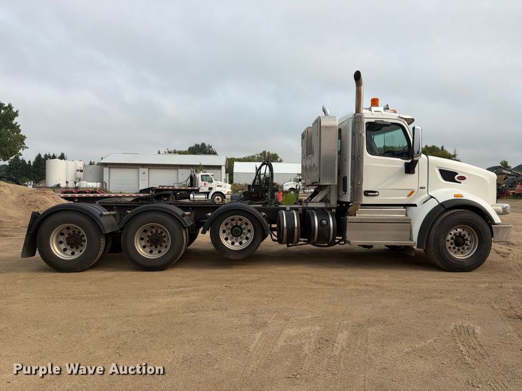 image for item FK3569 2019 Peterbilt 567 semi truck