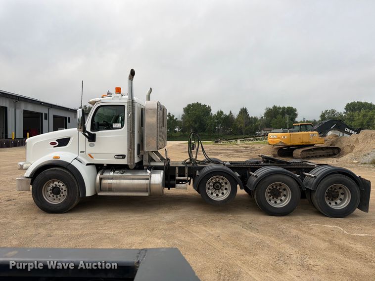 image for item FK3569 2019 Peterbilt 567 semi truck