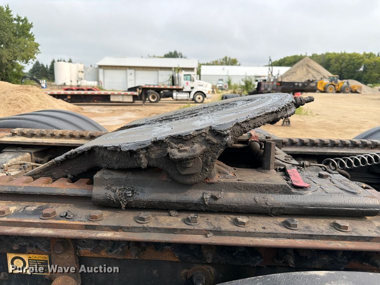 image for item FK3569 2019 Peterbilt 567 semi truck