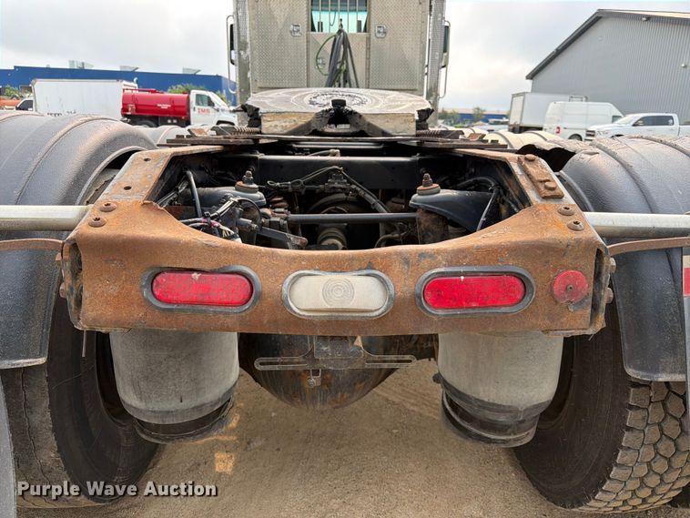 image for item FK3569 2019 Peterbilt 567 semi truck