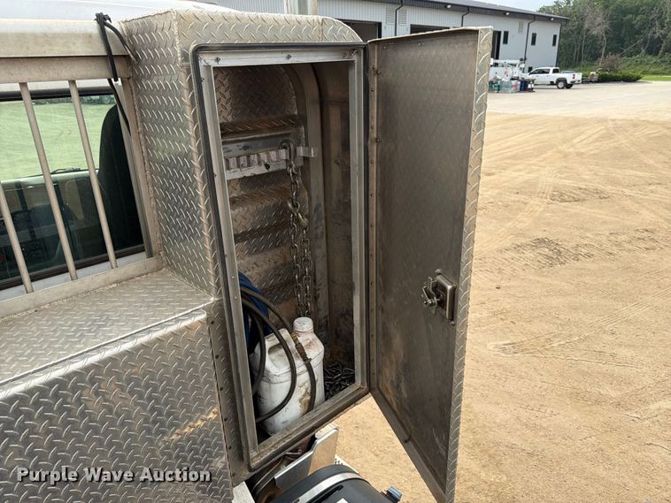 image for item FK3569 2019 Peterbilt 567 semi truck