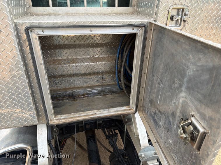 image for item FK3569 2019 Peterbilt 567 semi truck