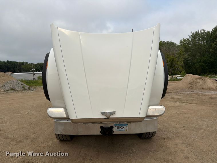image for item FK3569 2019 Peterbilt 567 semi truck