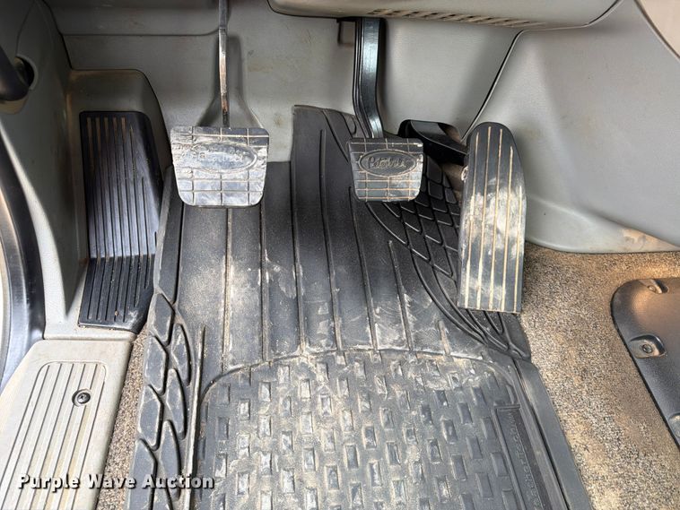 image for item FK3569 2019 Peterbilt 567 semi truck