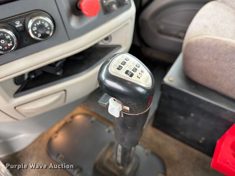image for item FK3569 2019 Peterbilt 567 semi truck