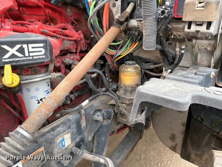 image for item FK3569 2019 Peterbilt 567 semi truck