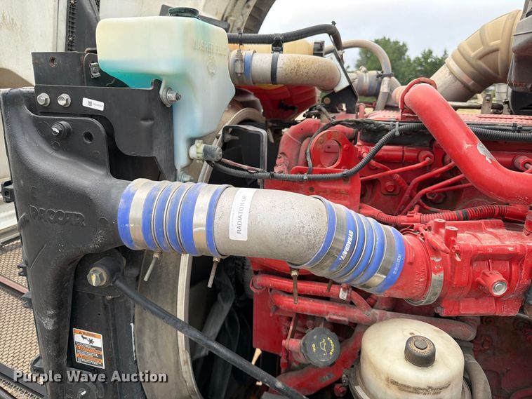 image for item FK3569 2019 Peterbilt 567 semi truck