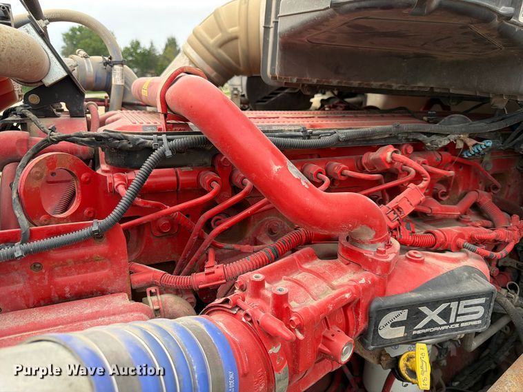 image for item FK3569 2019 Peterbilt 567 semi truck