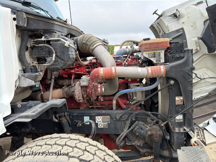 image for item FK3569 2019 Peterbilt 567 semi truck