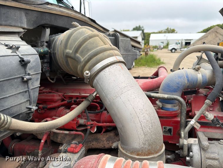 image for item FK3569 2019 Peterbilt 567 semi truck