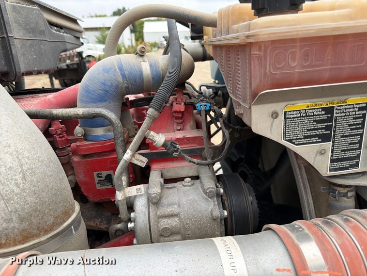 image for item FK3569 2019 Peterbilt 567 semi truck