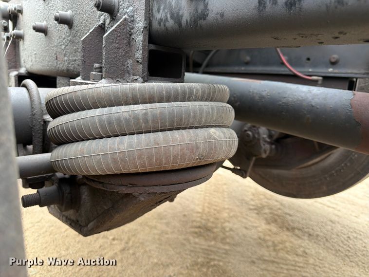 image for item FK3569 2019 Peterbilt 567 semi truck