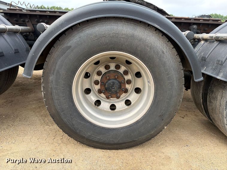 image for item FK3569 2019 Peterbilt 567 semi truck