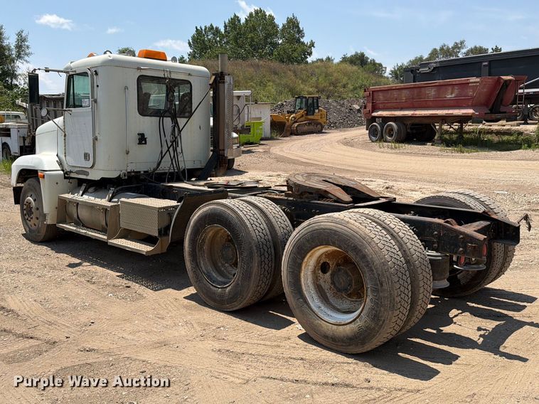 image for item FK4089 1996 Freightliner FLD 