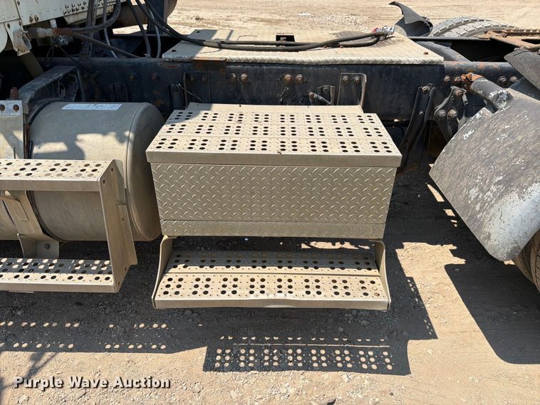 image for item FK4089 1996 Freightliner FLD 