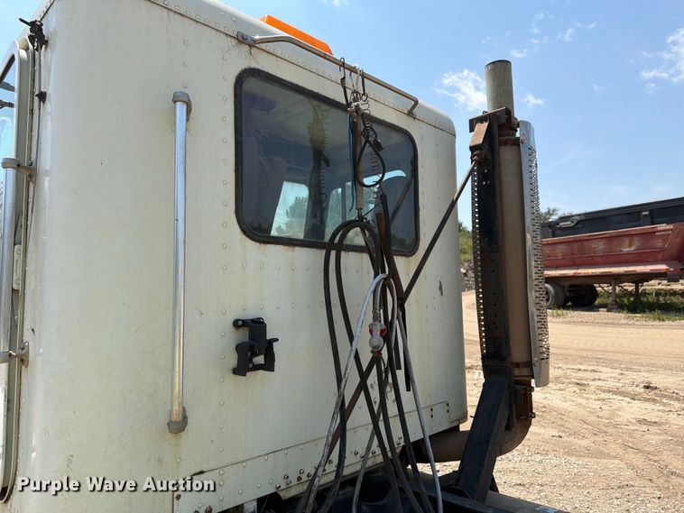image for item FK4089 1996 Freightliner FLD 