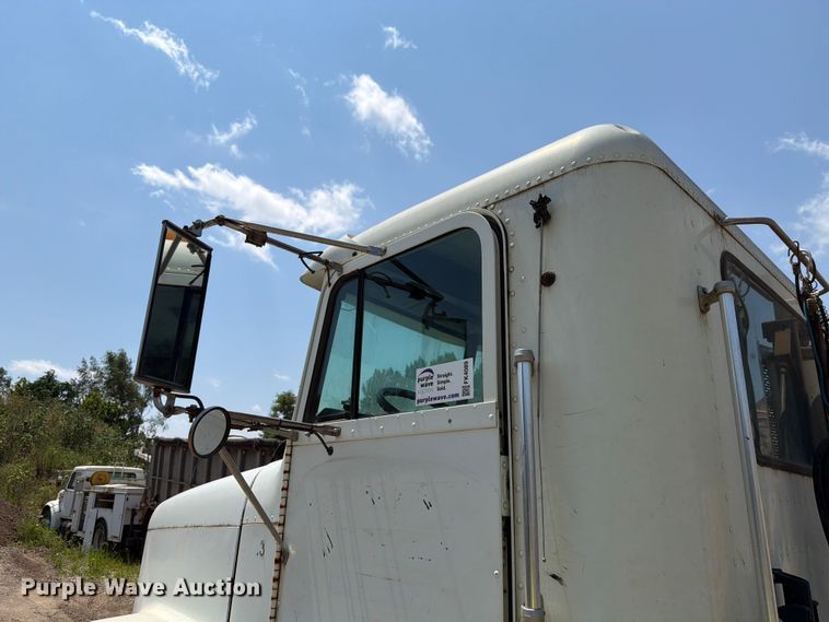 image for item FK4089 1996 Freightliner FLD 