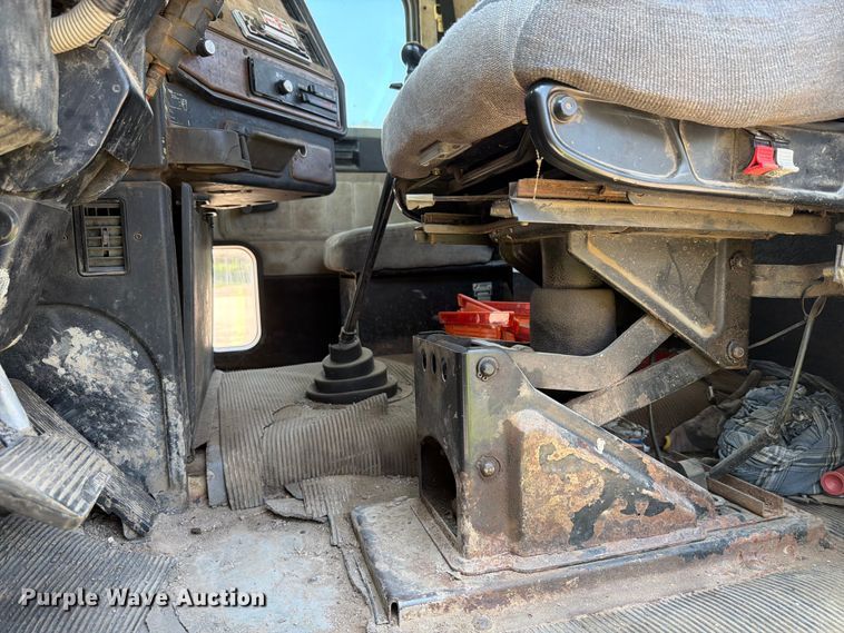 image for item FK4089 1996 Freightliner FLD 
