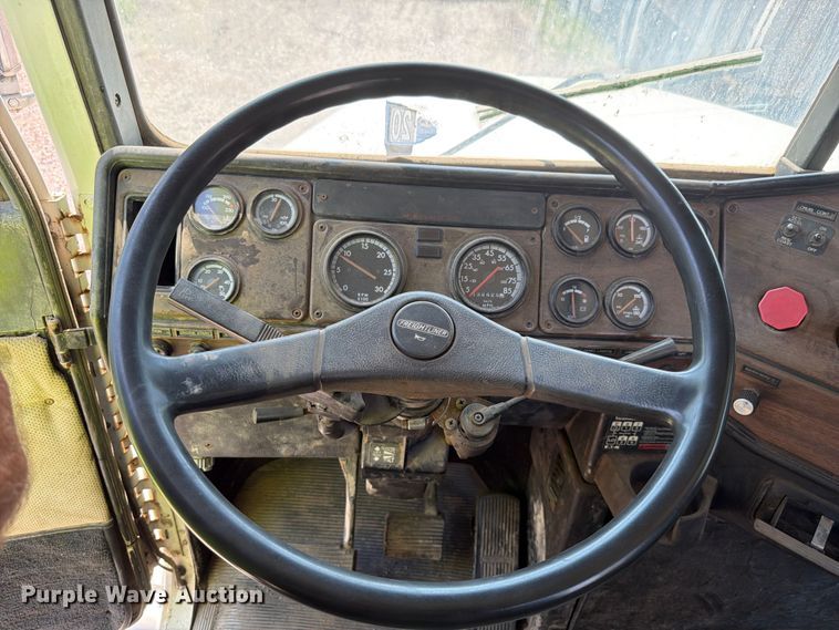 image for item FK4089 1996 Freightliner FLD 