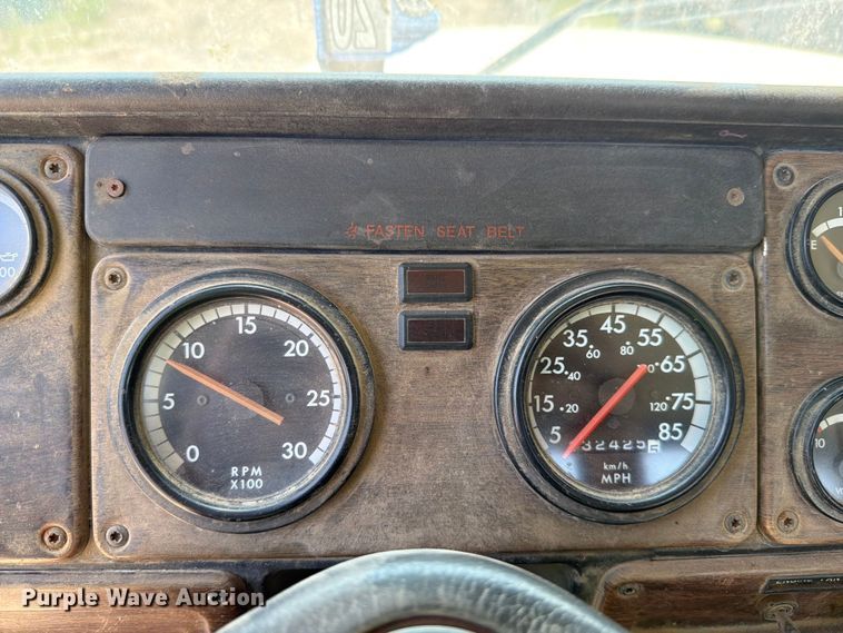 image for item FK4089 1996 Freightliner FLD 
