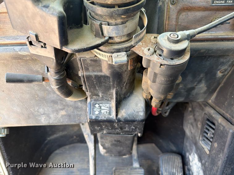 image for item FK4089 1996 Freightliner FLD 